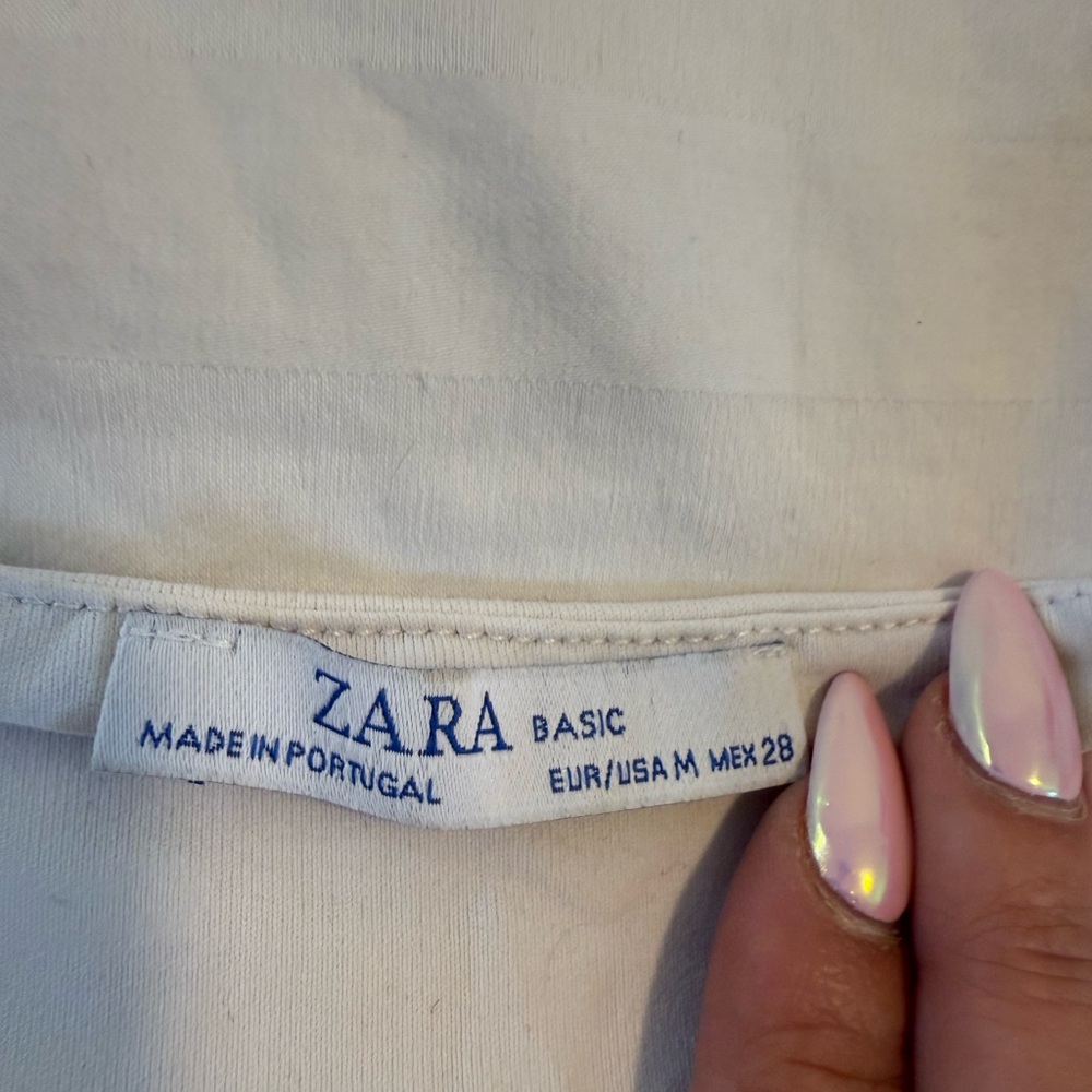 Zara Basic White Garment - Picture 3 of 4